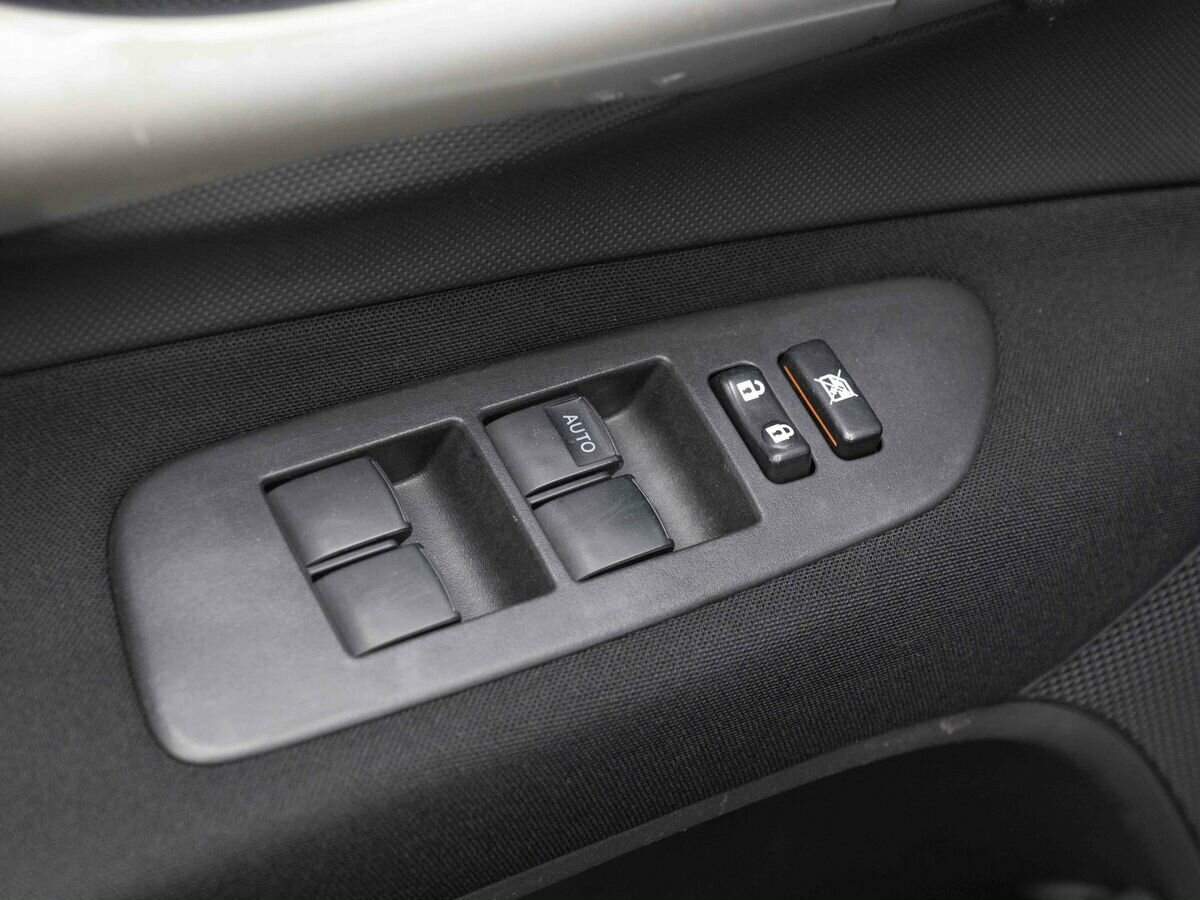 Toyota Auris с пробегом — 2008 год. Фото: #15