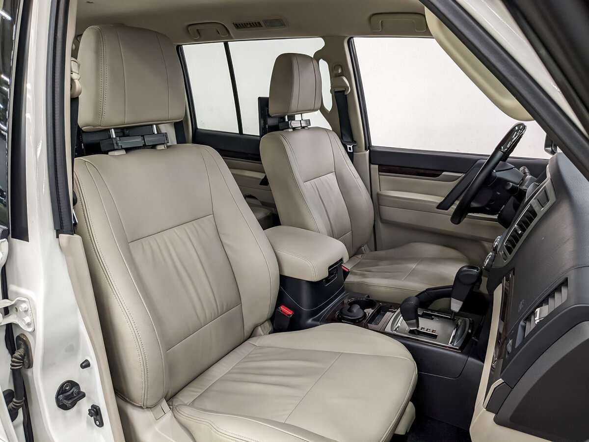Mitsubishi Pajero с пробегом — 2019 год. Фото: #19