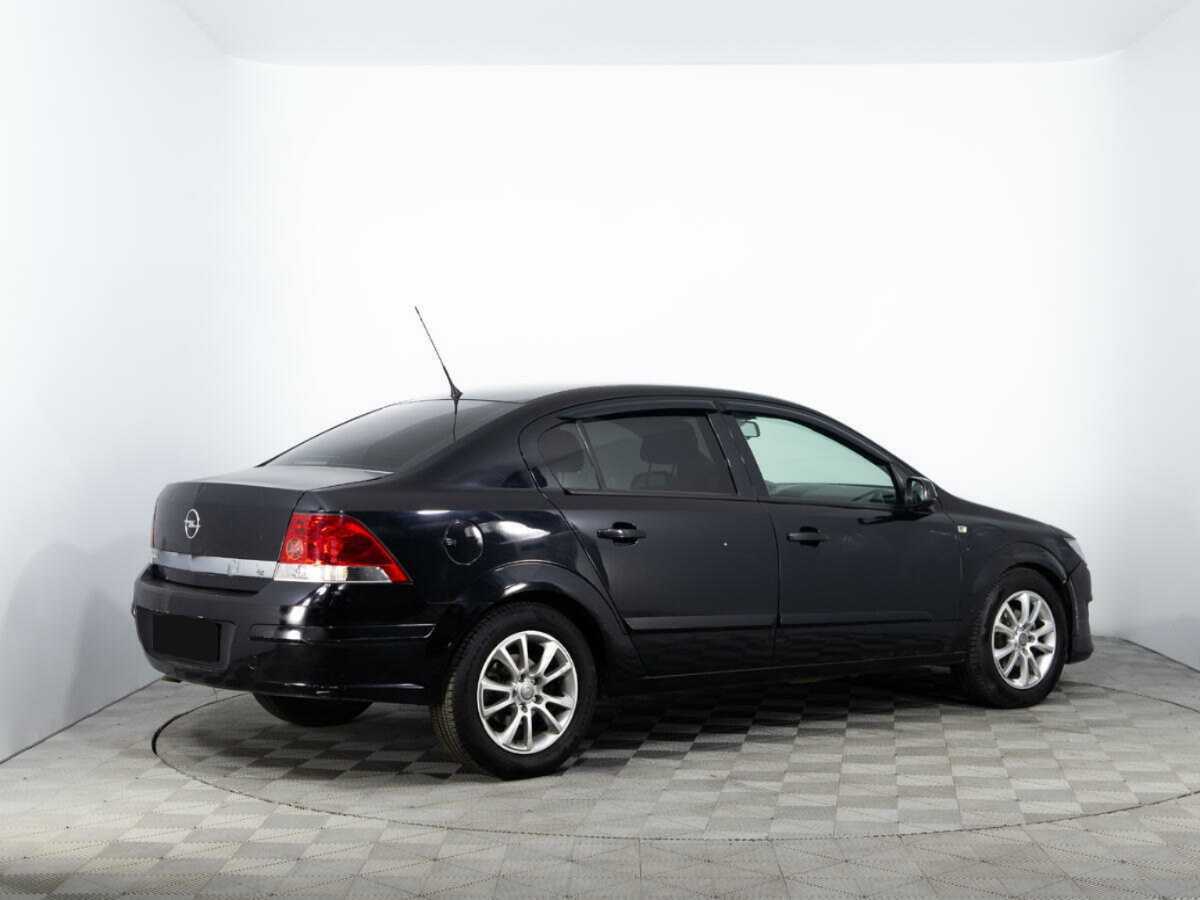 Opel Astra с пробегом — 2008 год. Фото: #4