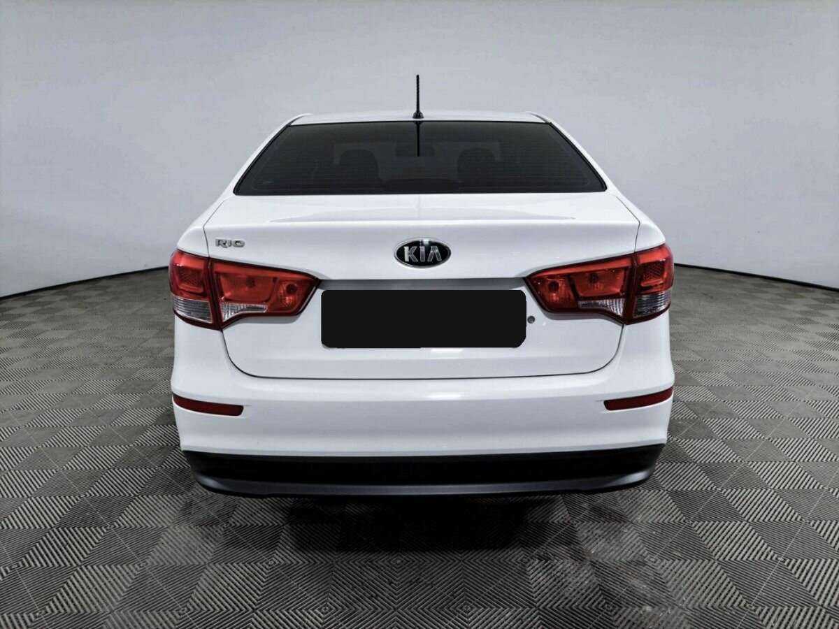 Kia Rio с пробегом — 2016 год. Фото: #5