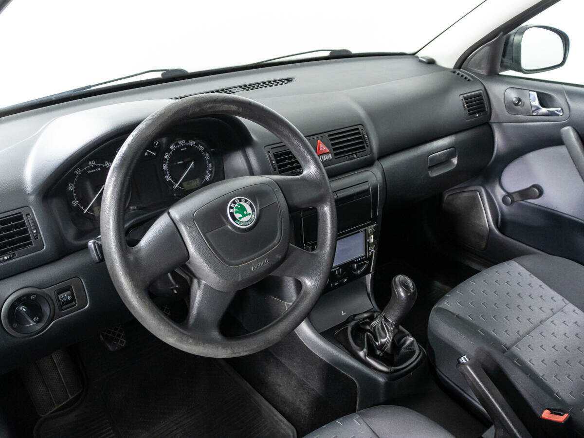 Skoda Octavia с пробегом — 2010 год. Фото: #10
