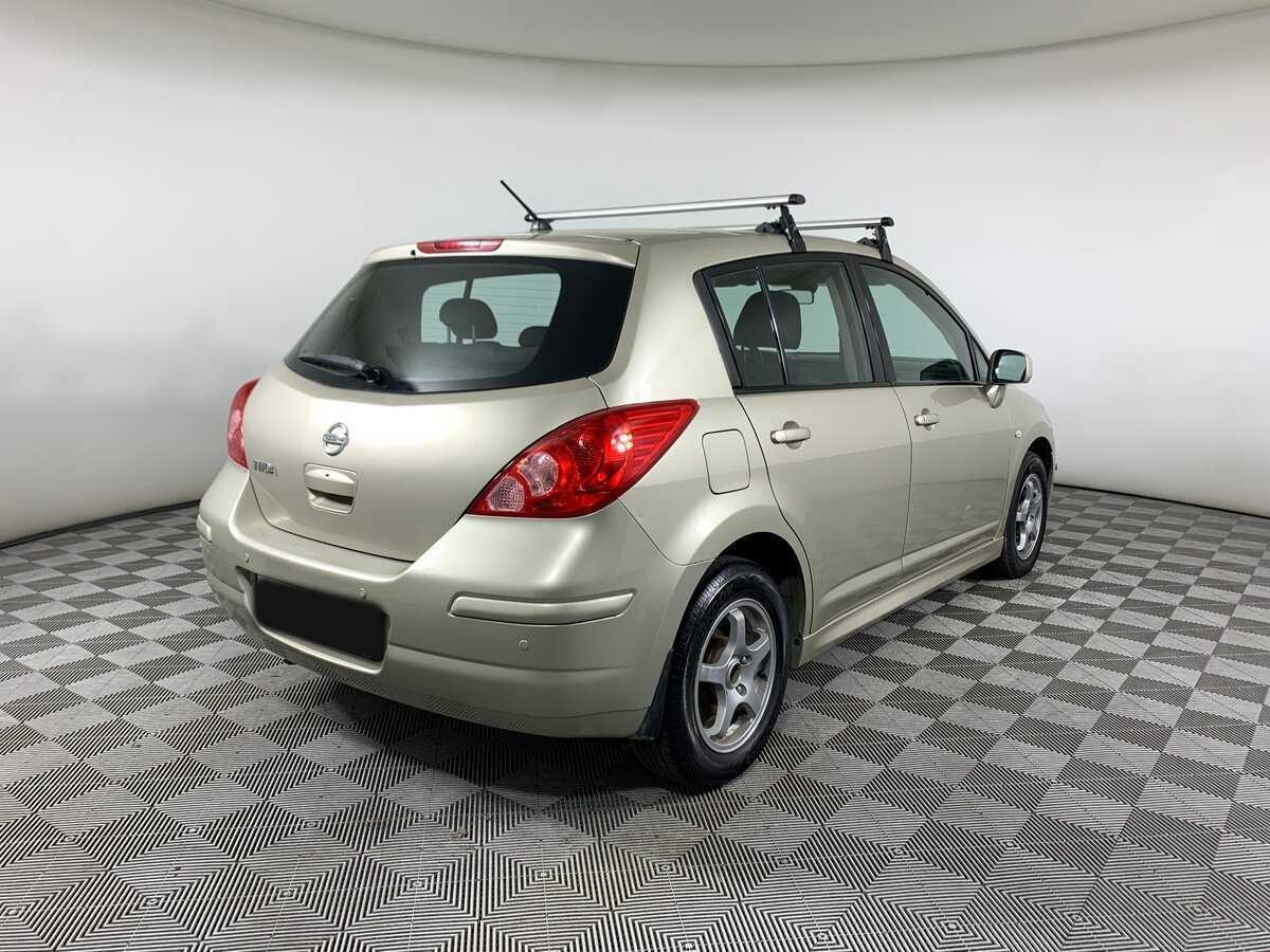 Nissan Tiida с пробегом — 2010 год. Фото: #4