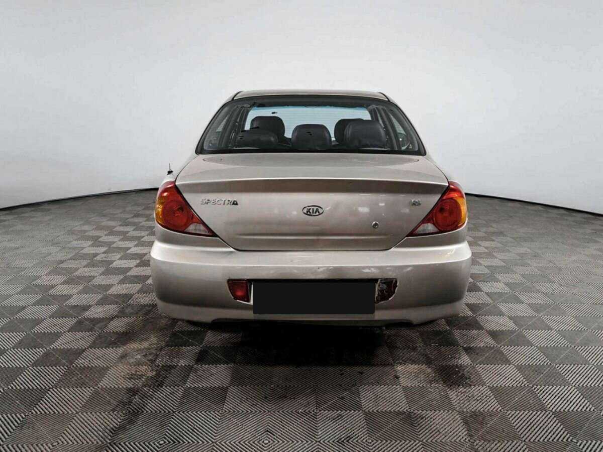 Kia Spectra с пробегом — 2008 год. Фото: #3