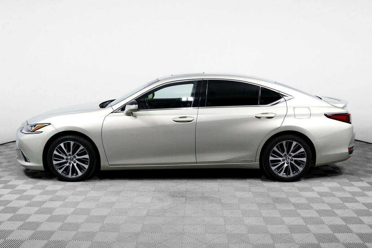 Lexus ES с пробегом — 2018 год. Фото: #7