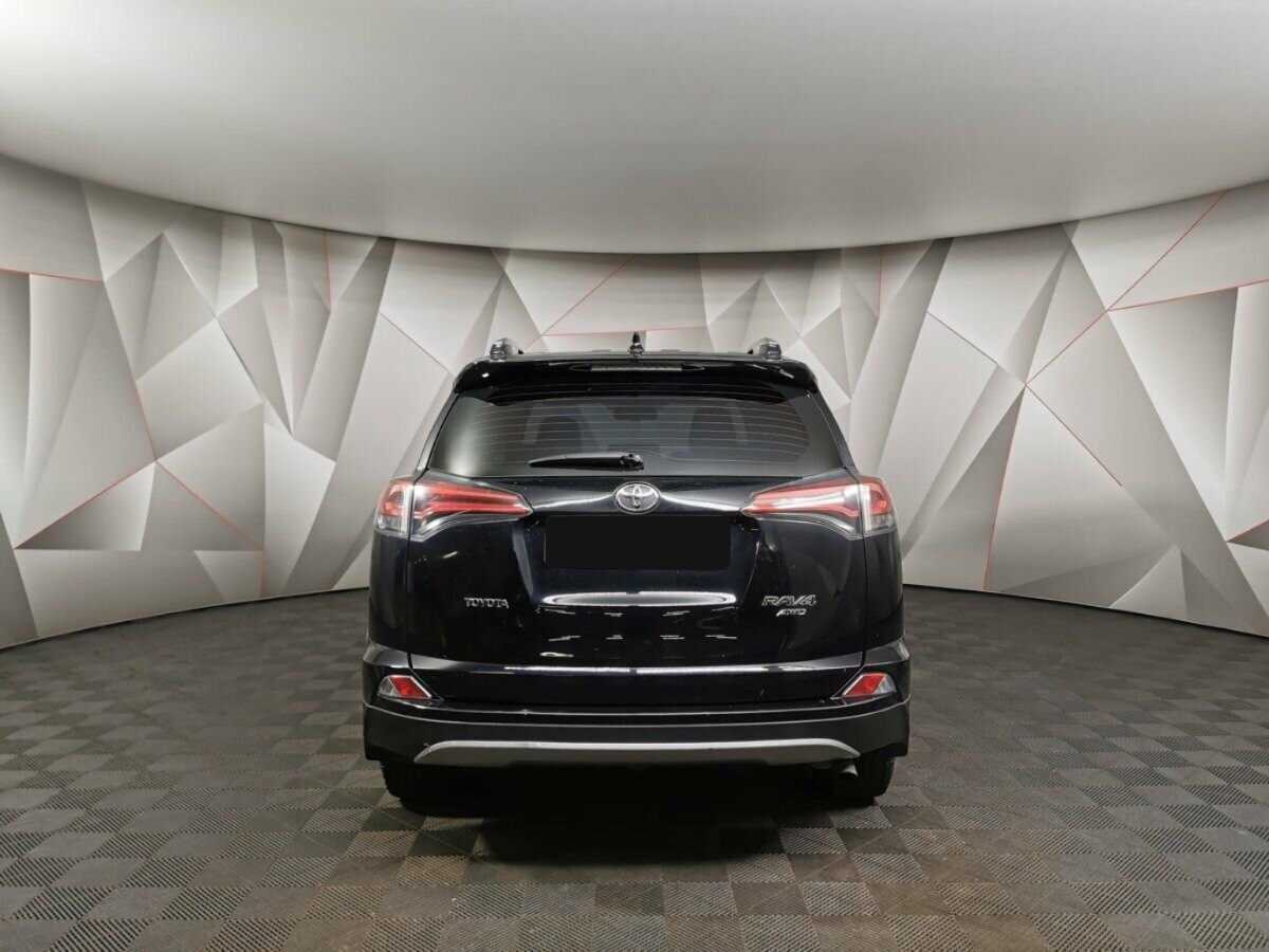 Toyota RAV4 с пробегом — 2018 год. Фото: #7