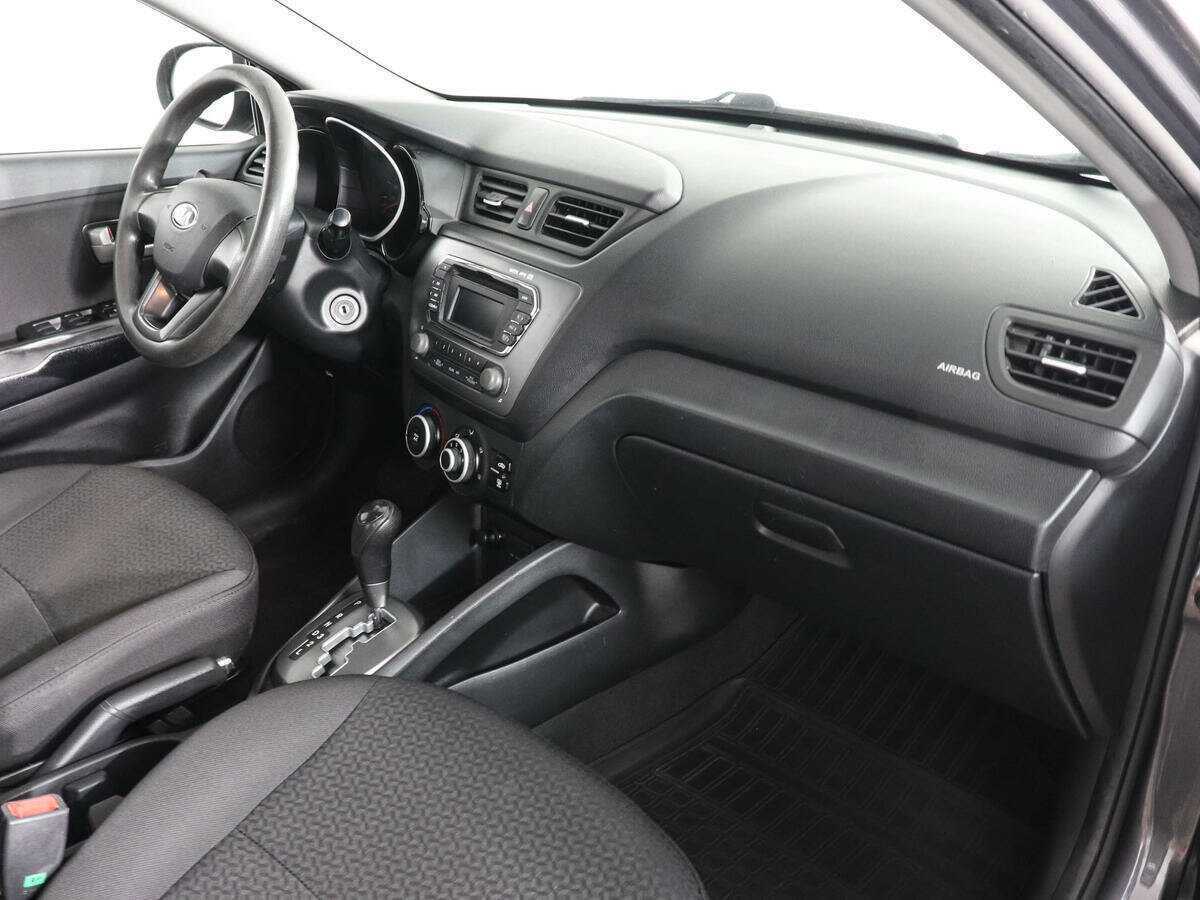 Kia Rio с пробегом — 2013 год. Фото: #9