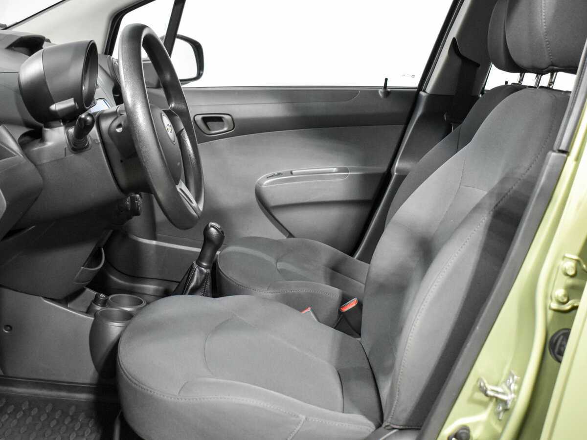 Chevrolet Spark с пробегом — 2011 год. Фото: #9