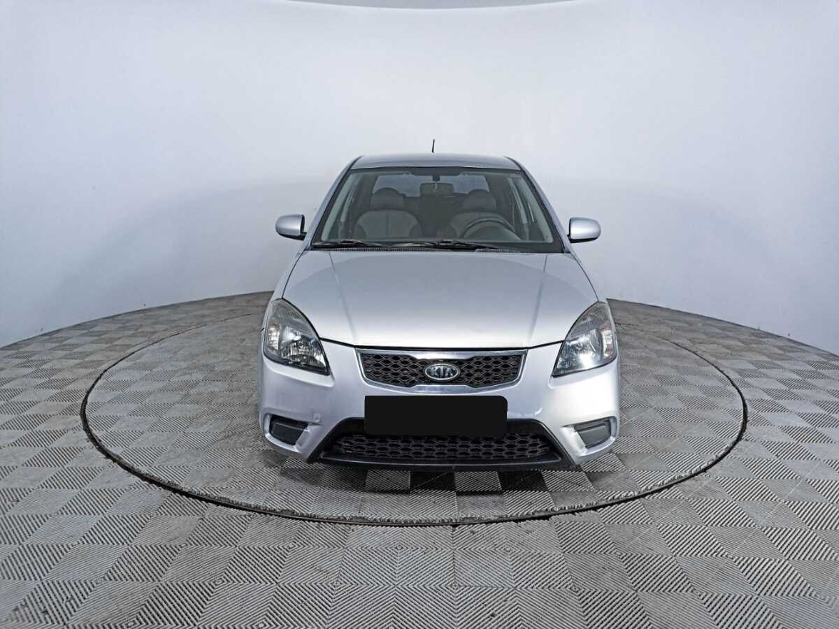 Kia Rio с пробегом — 2010 год. Фото: #1