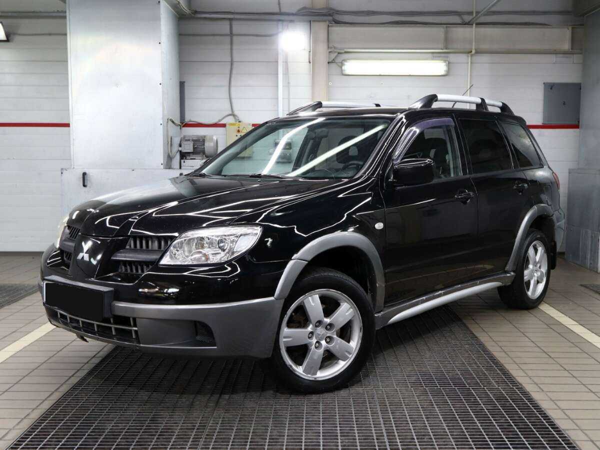 Mitsubishi Outlander с пробегом — 2005 год. Фото: #0
