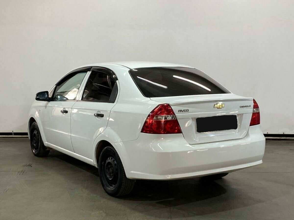 Chevrolet Aveo с пробегом — 2011 год. Фото: #6