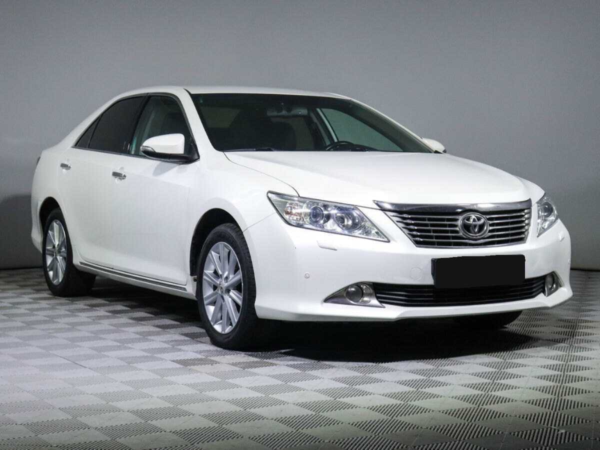 Toyota Camry с пробегом — 2014 год. Фото: #2