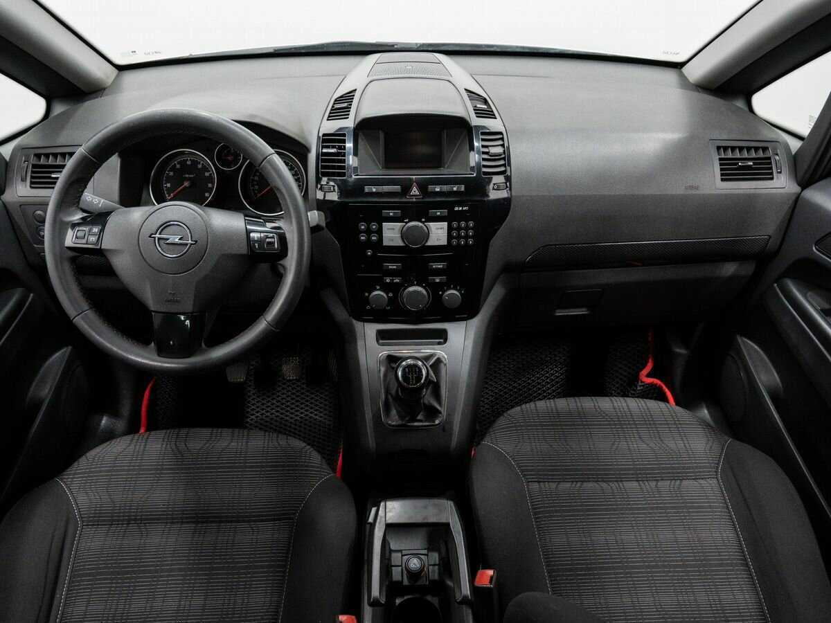Opel Zafira с пробегом — 2011 год. Фото: #10