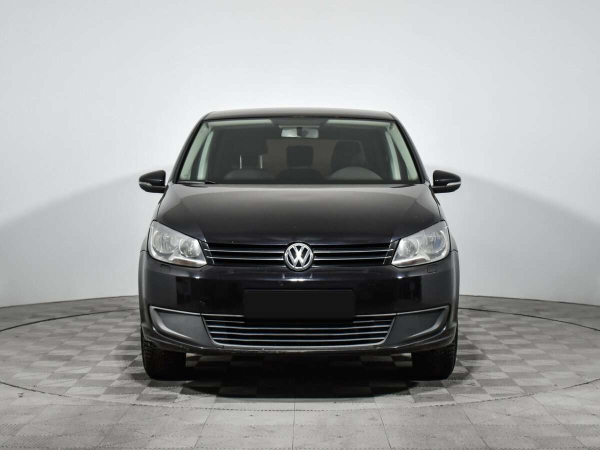 Volkswagen Touran с пробегом — 2010 год. Фото: #1
