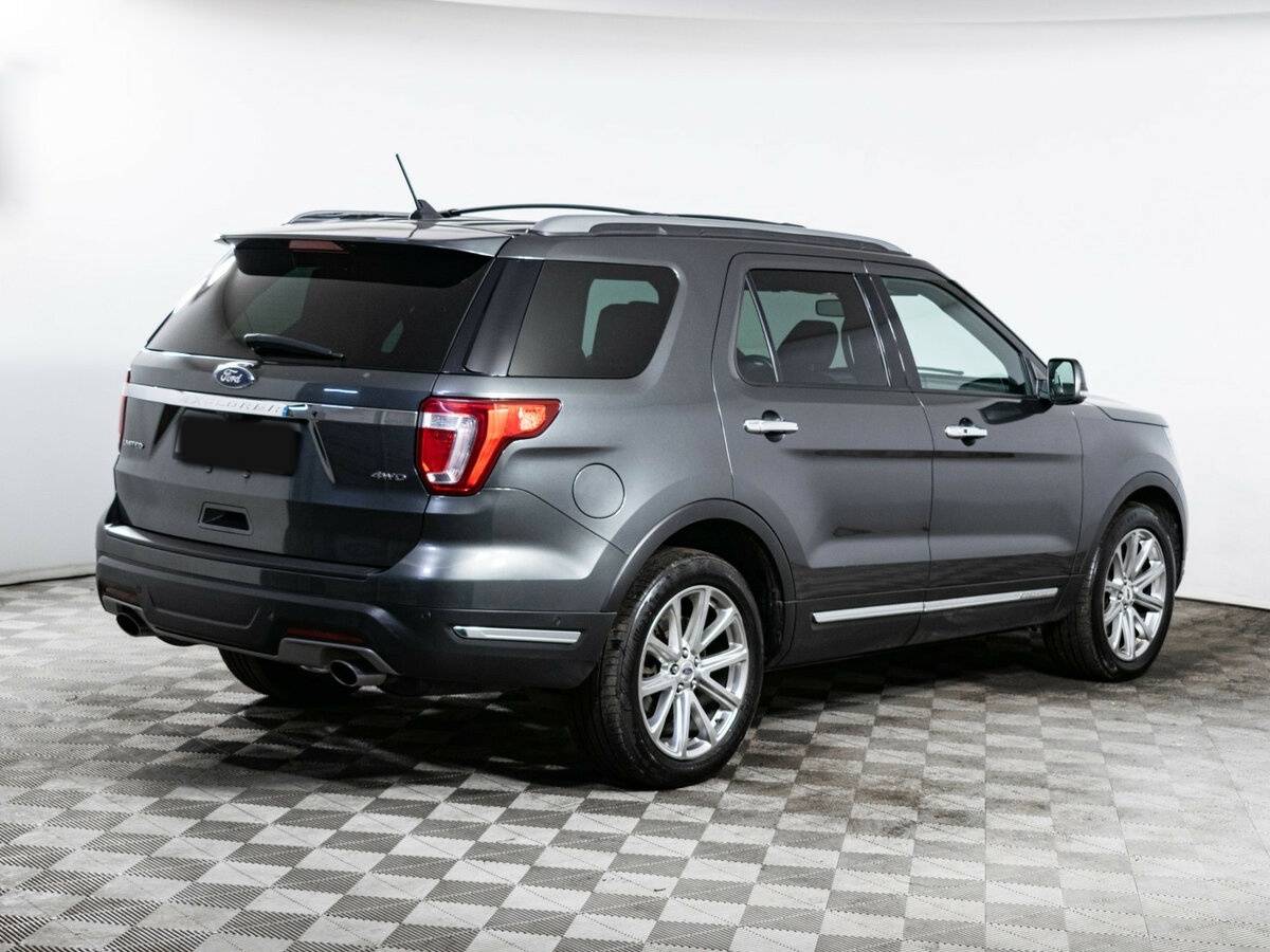 Ford Explorer с пробегом — 2018 год. Фото: #4