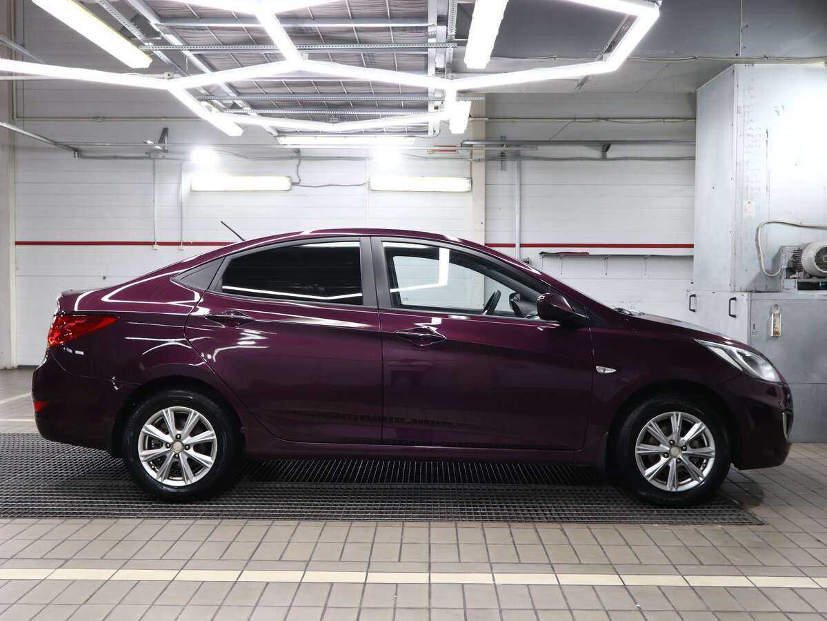Hyundai Solaris с пробегом — 2011 год. Фото: #9