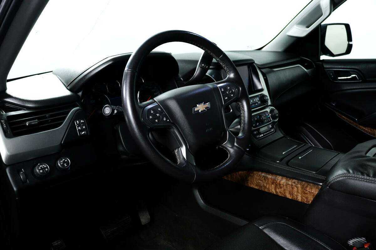 Chevrolet Tahoe с пробегом — 2016 год. Фото: #11