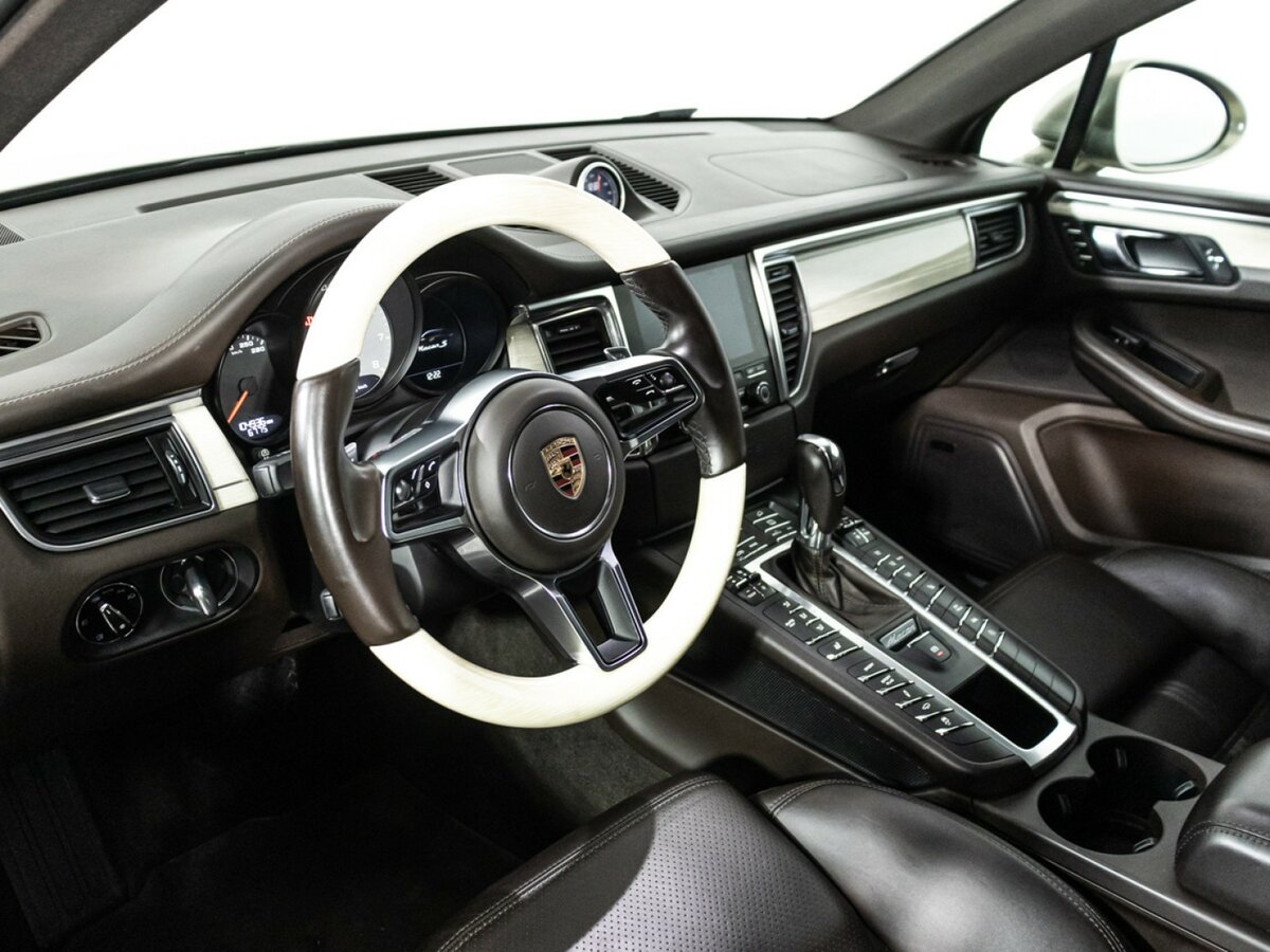 Porsche Macan с пробегом — 2016 год. Фото: #10