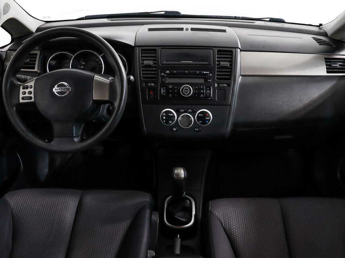 Nissan Tiida с пробегом — 2008 год. Фото: #9