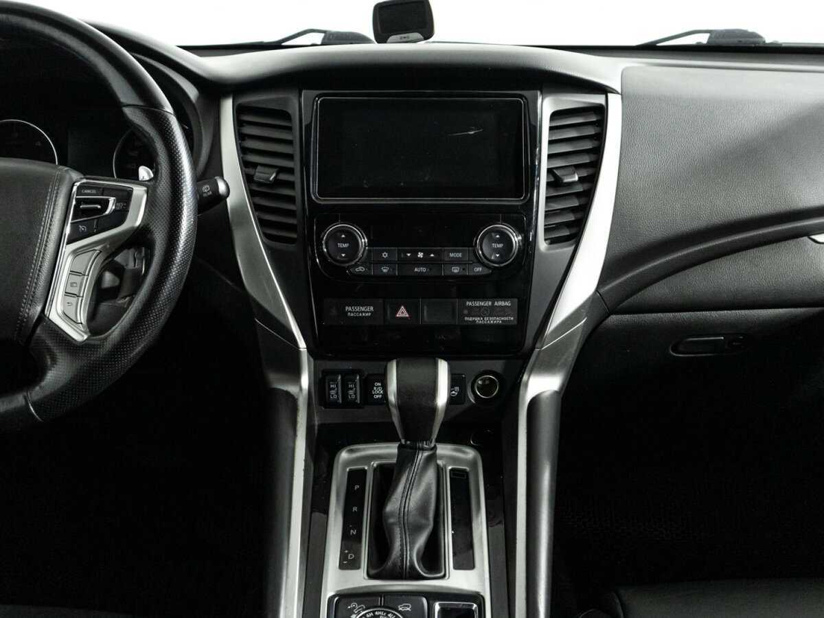 Mitsubishi Pajero Sport с пробегом — 2019 год. Фото: #13
