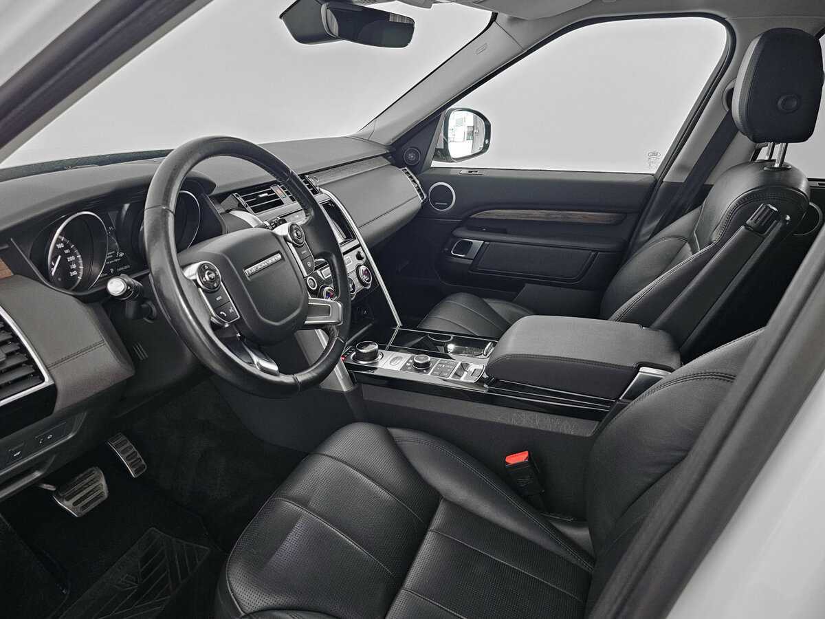 Land Rover Discovery с пробегом — 2017 год. Фото: #6
