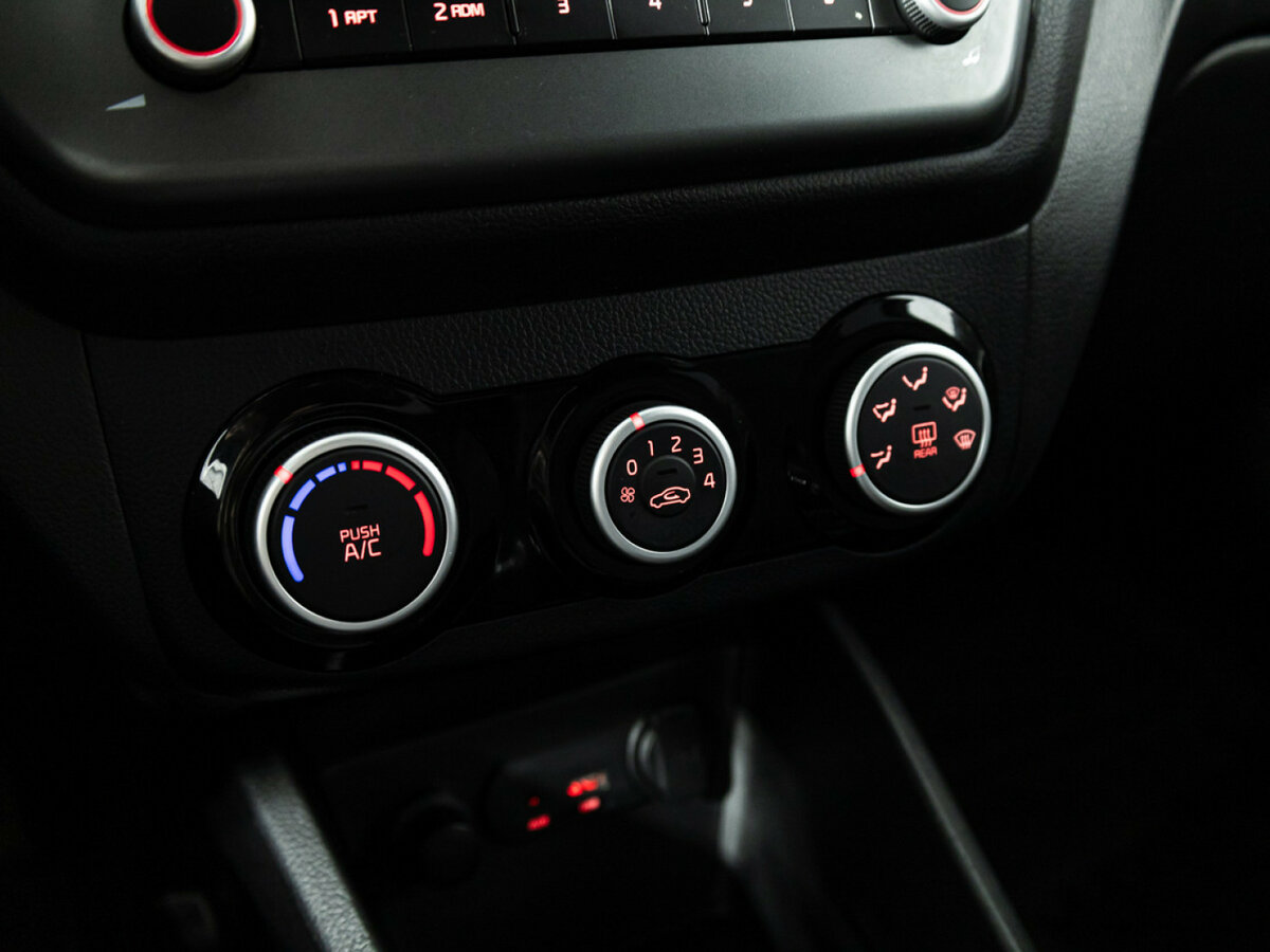 Kia Rio с пробегом — 2015 год. Фото: #14