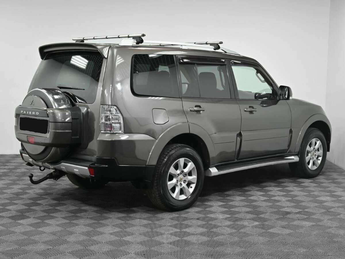 Mitsubishi Pajero с пробегом — 2010 год. Фото: #1