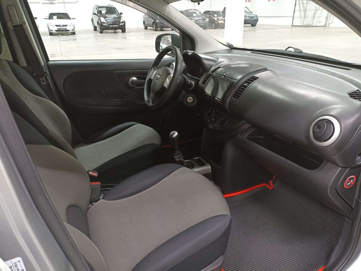 Nissan Note с пробегом — 2010 год. Фото: #10