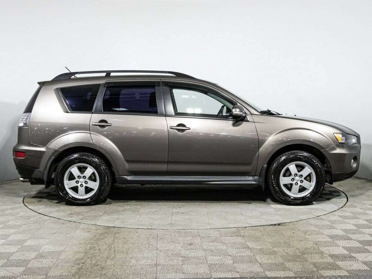 Mitsubishi Outlander с пробегом — 2011 год. Фото: #3