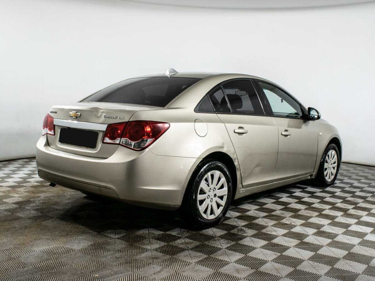 Chevrolet Cruze с пробегом — 2010 год. Фото: #4