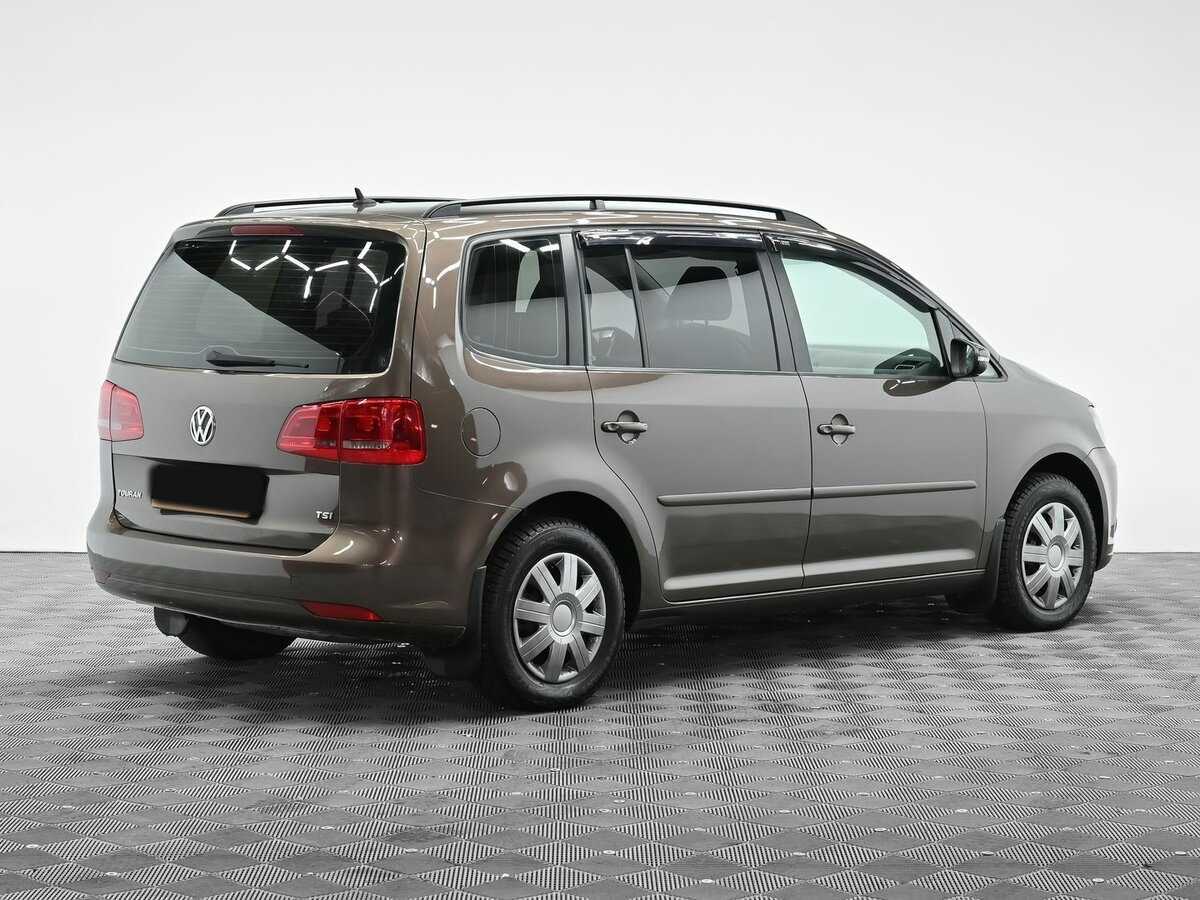 Volkswagen Touran с пробегом — 2012 год. Фото: #2