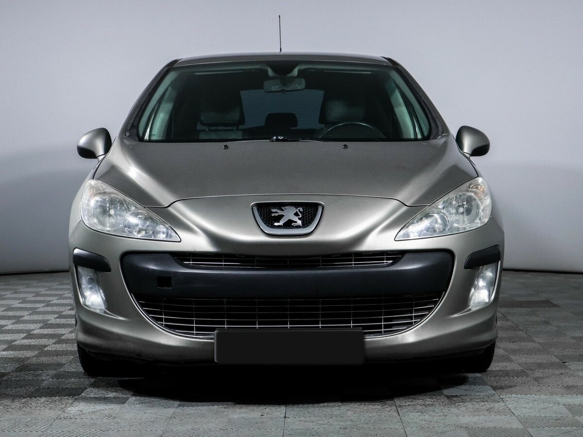 Peugeot 308 с пробегом — 2011 год. Фото: #1