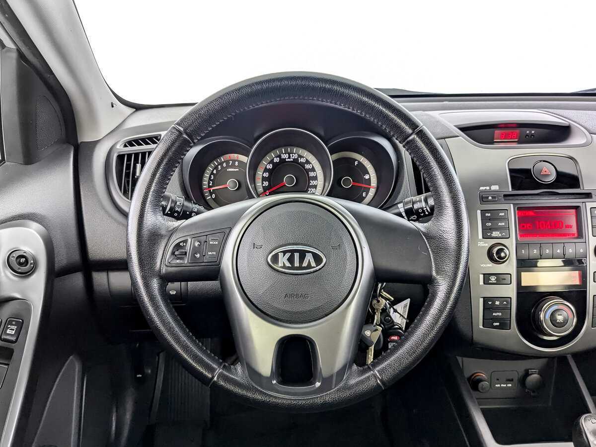 Kia Cerato с пробегом — 2010 год. Фото: #16