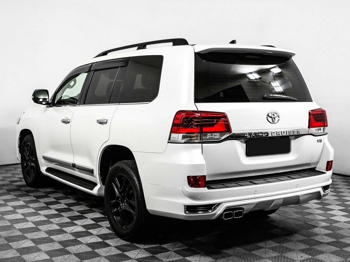 Toyota Land Cruiser с пробегом — 2015 год. Фото: #6