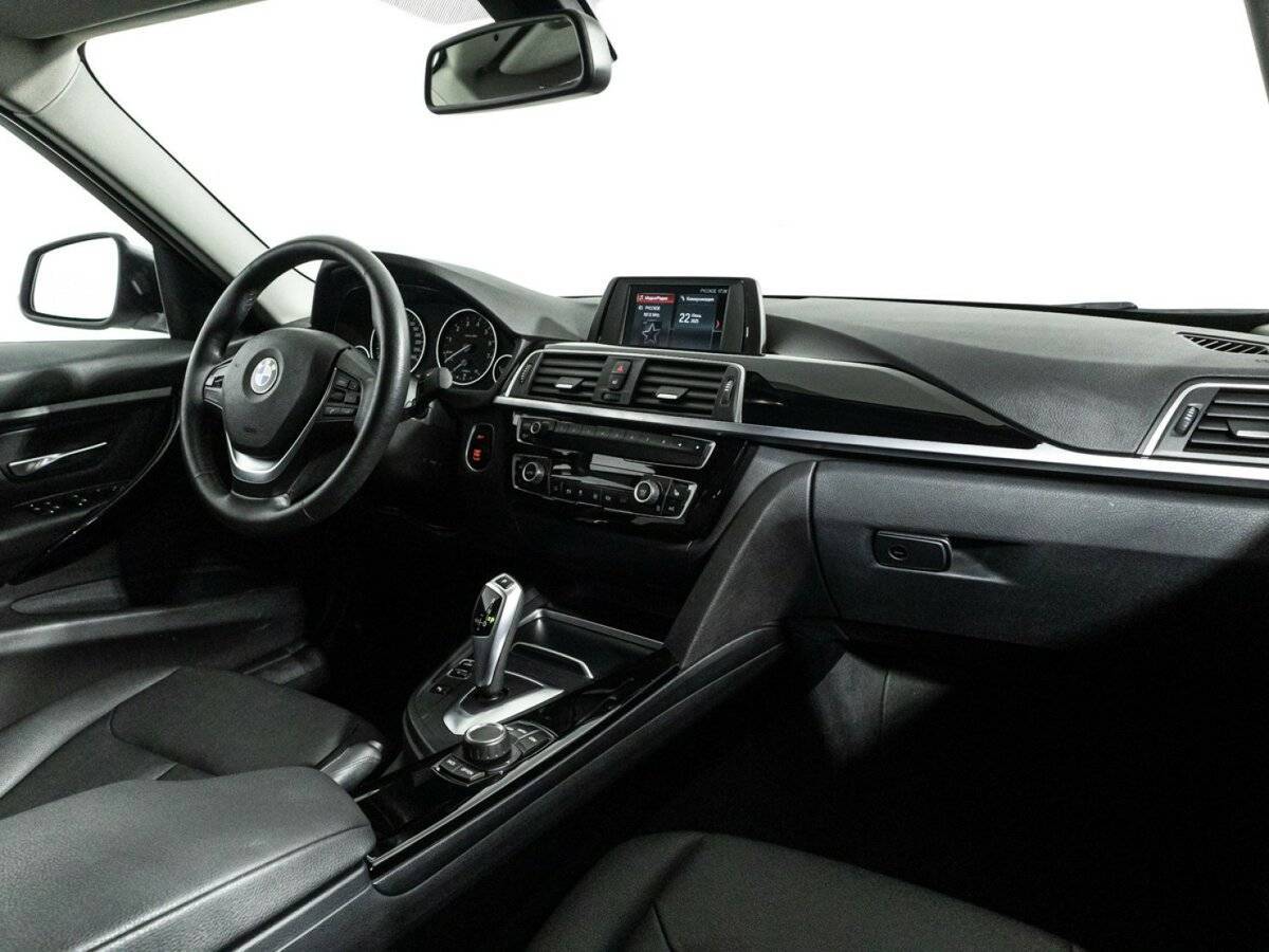 BMW 3 серии с пробегом — 2017 год. Фото: #8