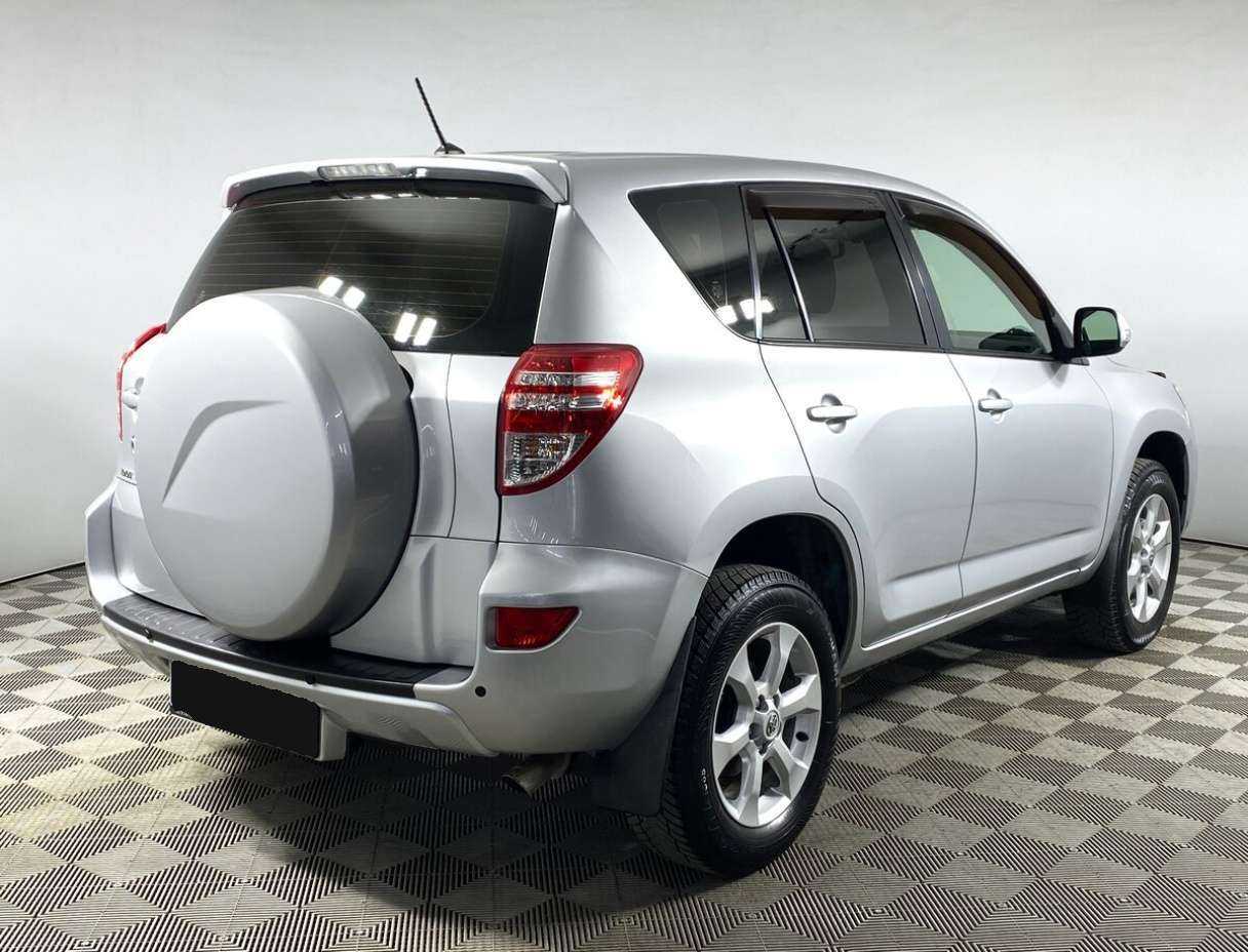 Toyota RAV4 с пробегом — 2011 год. Фото: #3