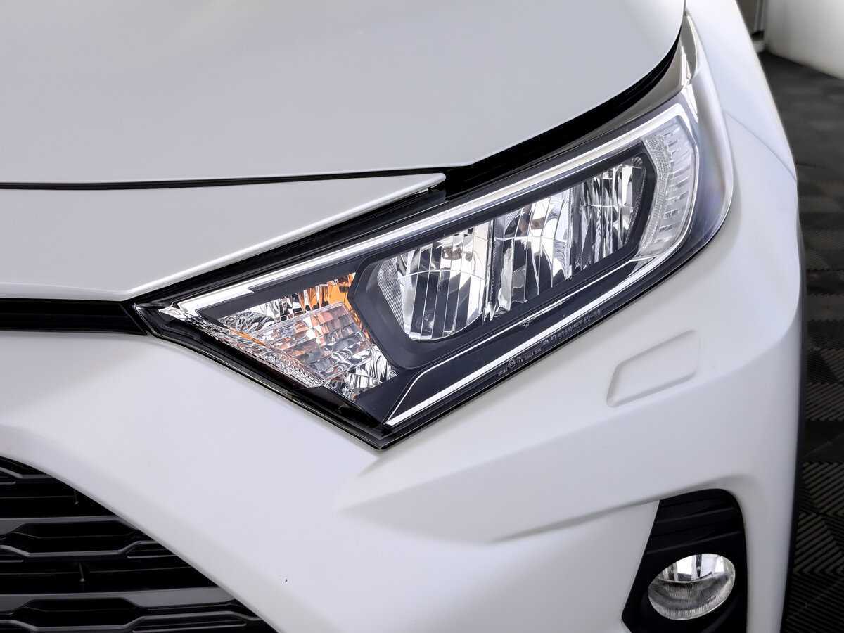 Toyota RAV4 с пробегом — 2021 год. Фото: #16