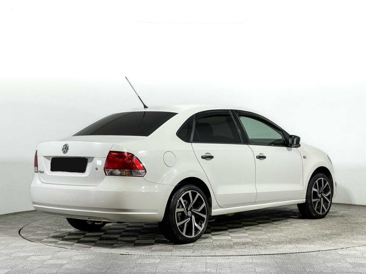 Volkswagen Polo с пробегом — 2012 год. Фото: #4