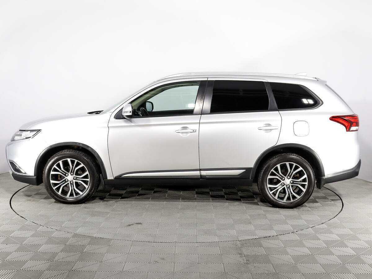 Mitsubishi Outlander с пробегом — 2017 год. Фото: #3