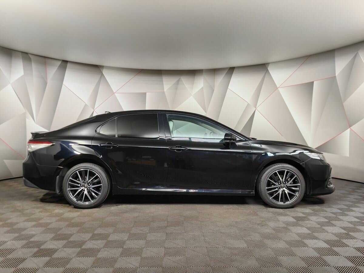 Toyota Camry с пробегом — 2022 год. Фото: #5