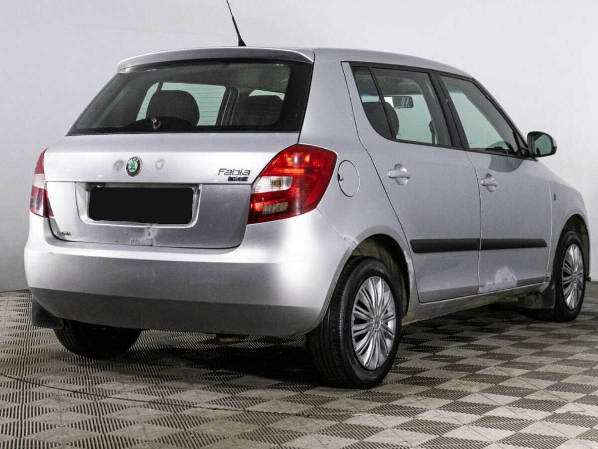 Skoda Fabia с пробегом — 2008 год. Фото: #4