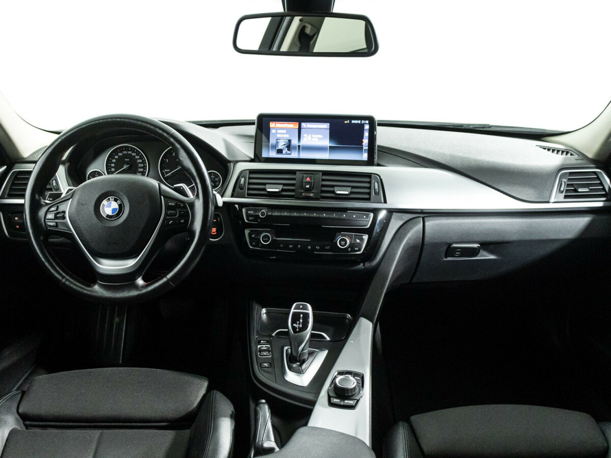 BMW 3 серии с пробегом — 2018 год. Фото: #12