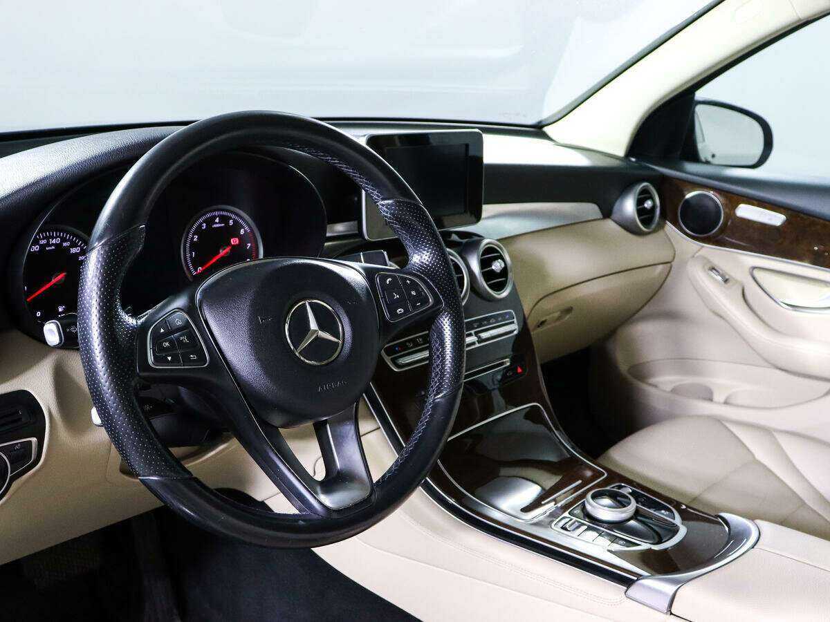 Mercedes-Benz GLC с пробегом — 2015 год. Фото: #13