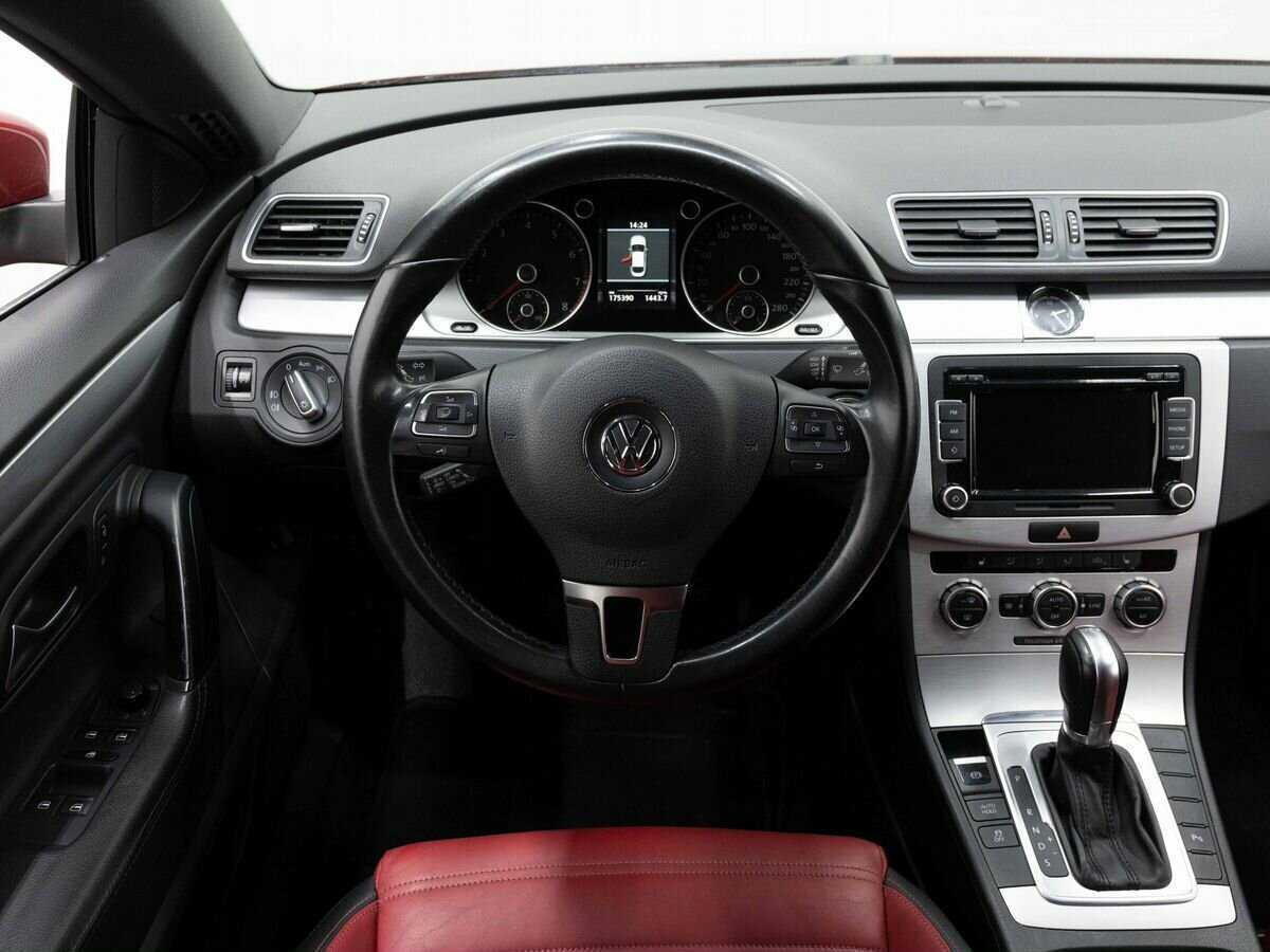 Volkswagen Passat CC с пробегом — 2014 год. Фото: #14