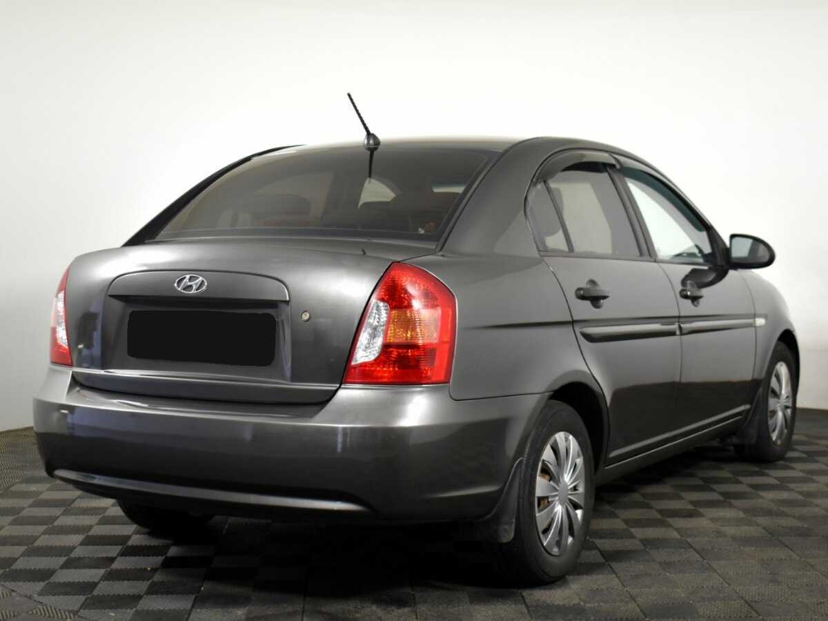 Hyundai Verna с пробегом — 2007 год. Фото: #3