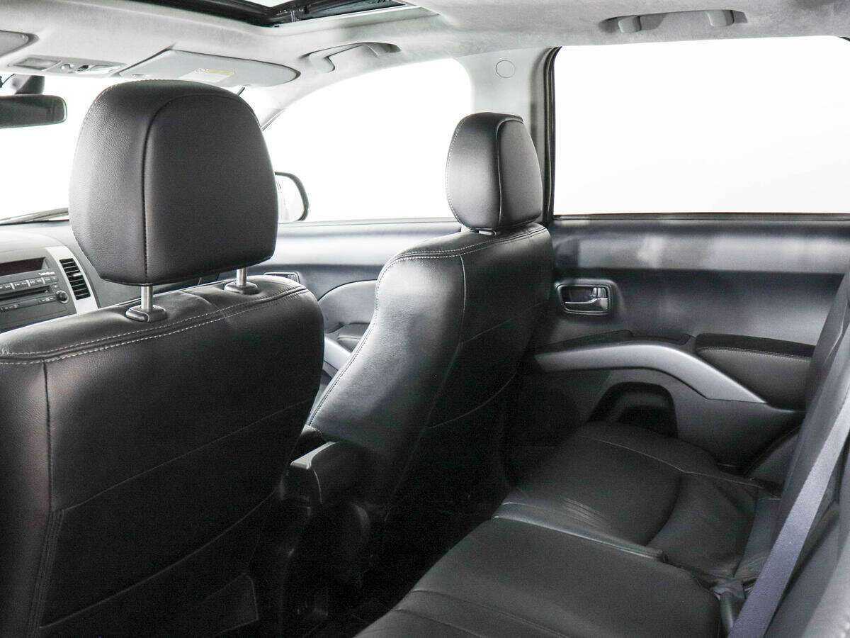 Mitsubishi Outlander с пробегом — 2008 год. Фото: #11