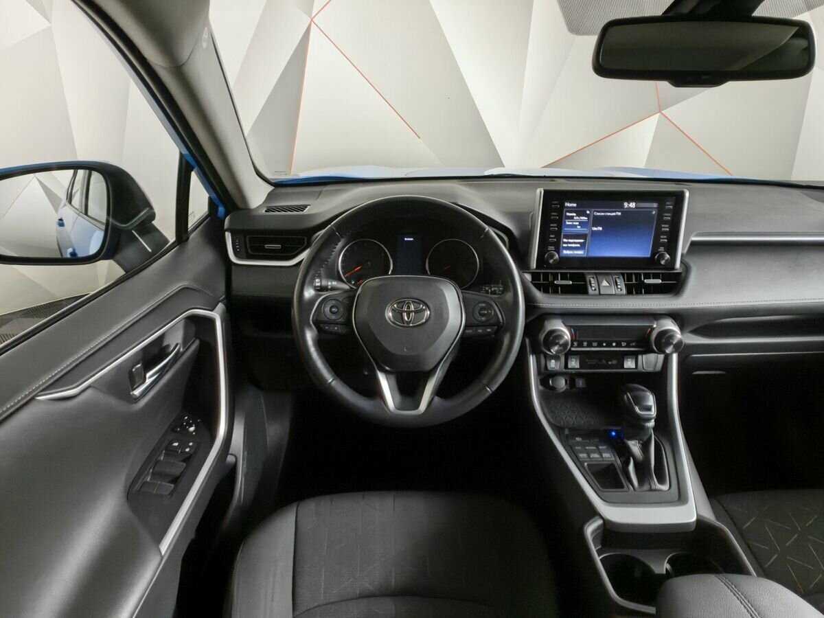 Toyota RAV4 с пробегом — 2021 год. Фото: #14