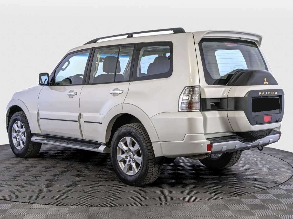 Mitsubishi Pajero с пробегом — 2021 год. Фото: #6