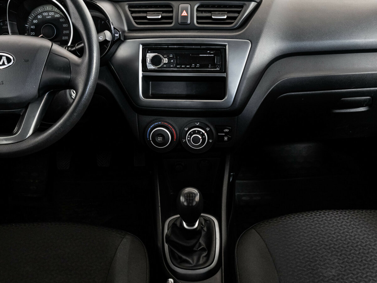 Kia Rio с пробегом — 2011 год. Фото: #8
