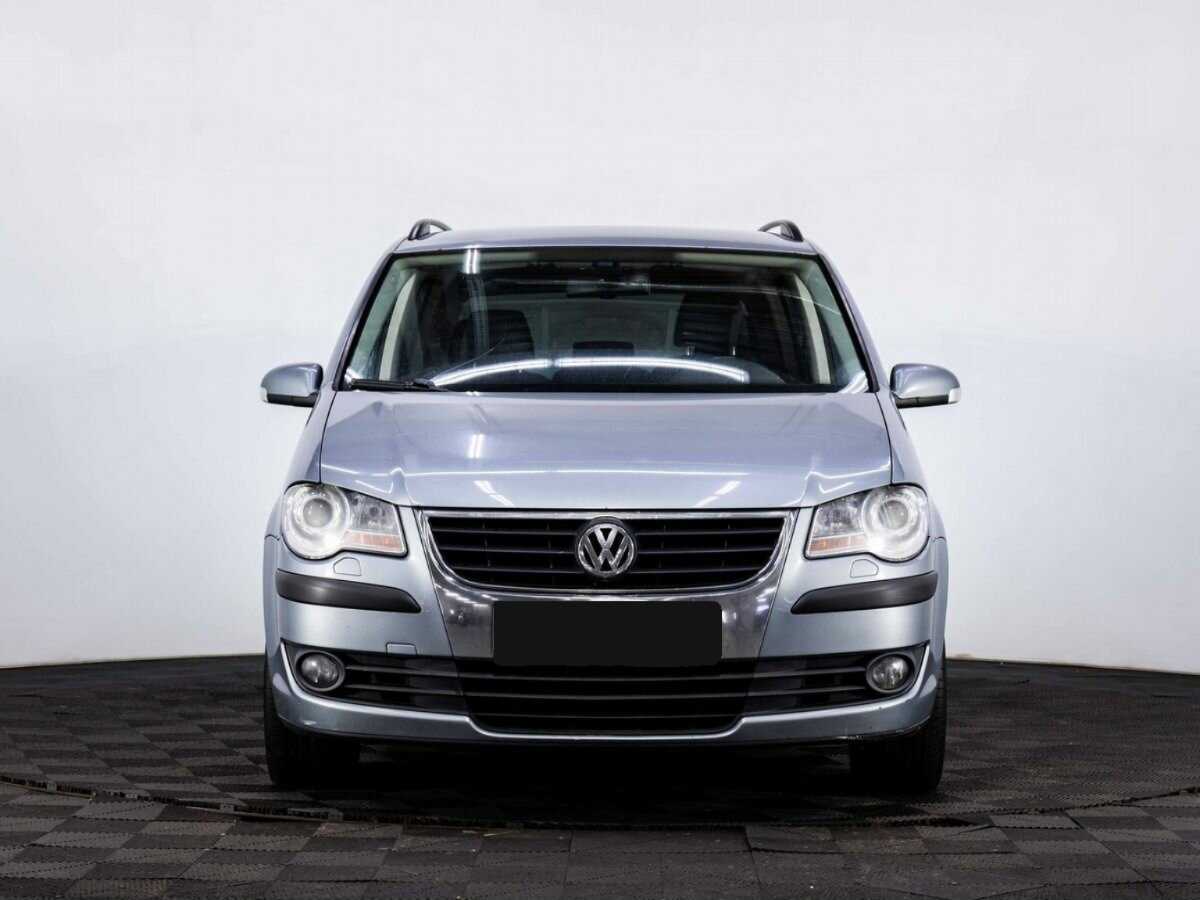 Volkswagen Touran с пробегом — 2008 год. Фото: #1