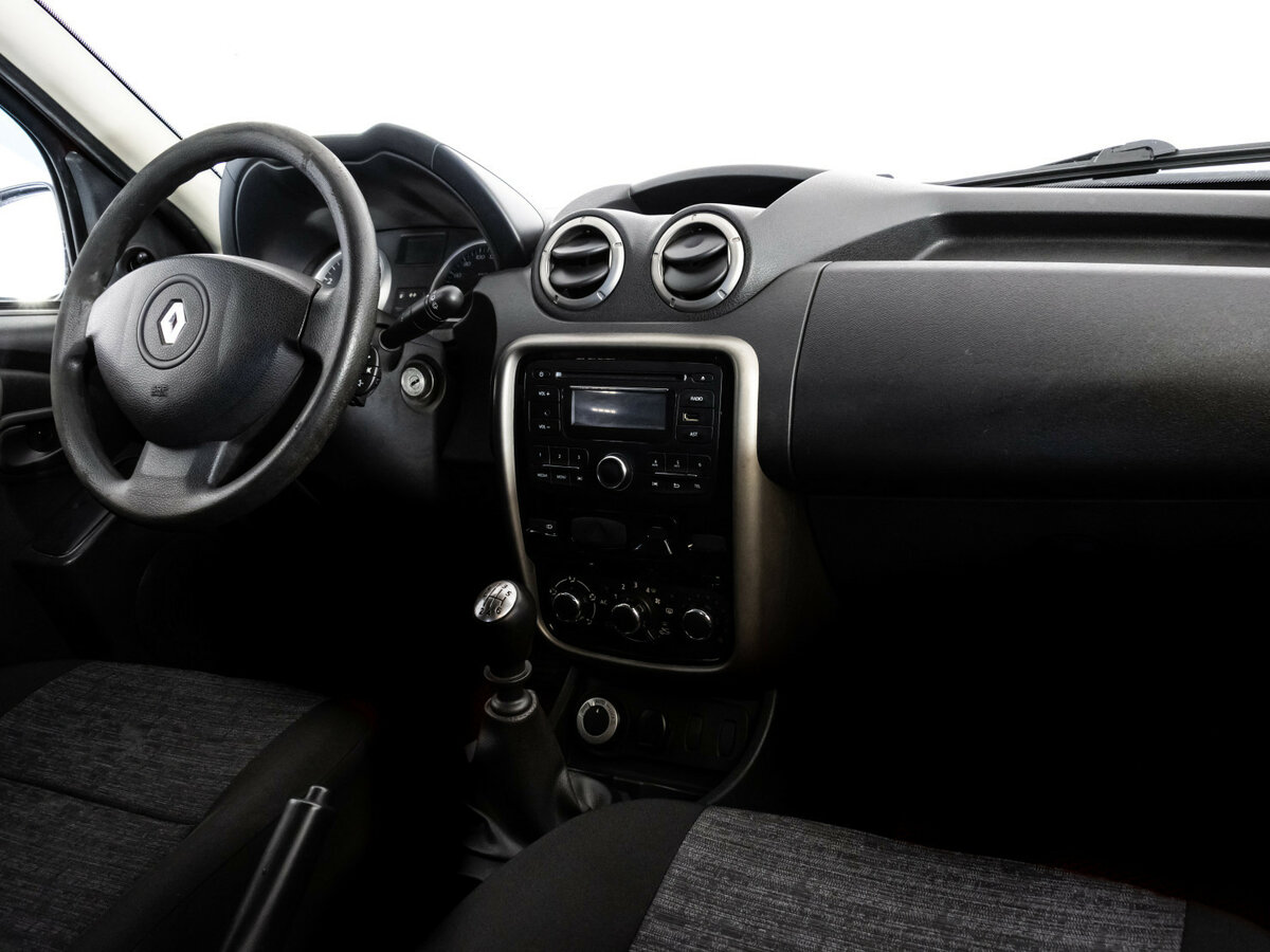 Renault Duster с пробегом — 2014 год. Фото: #6